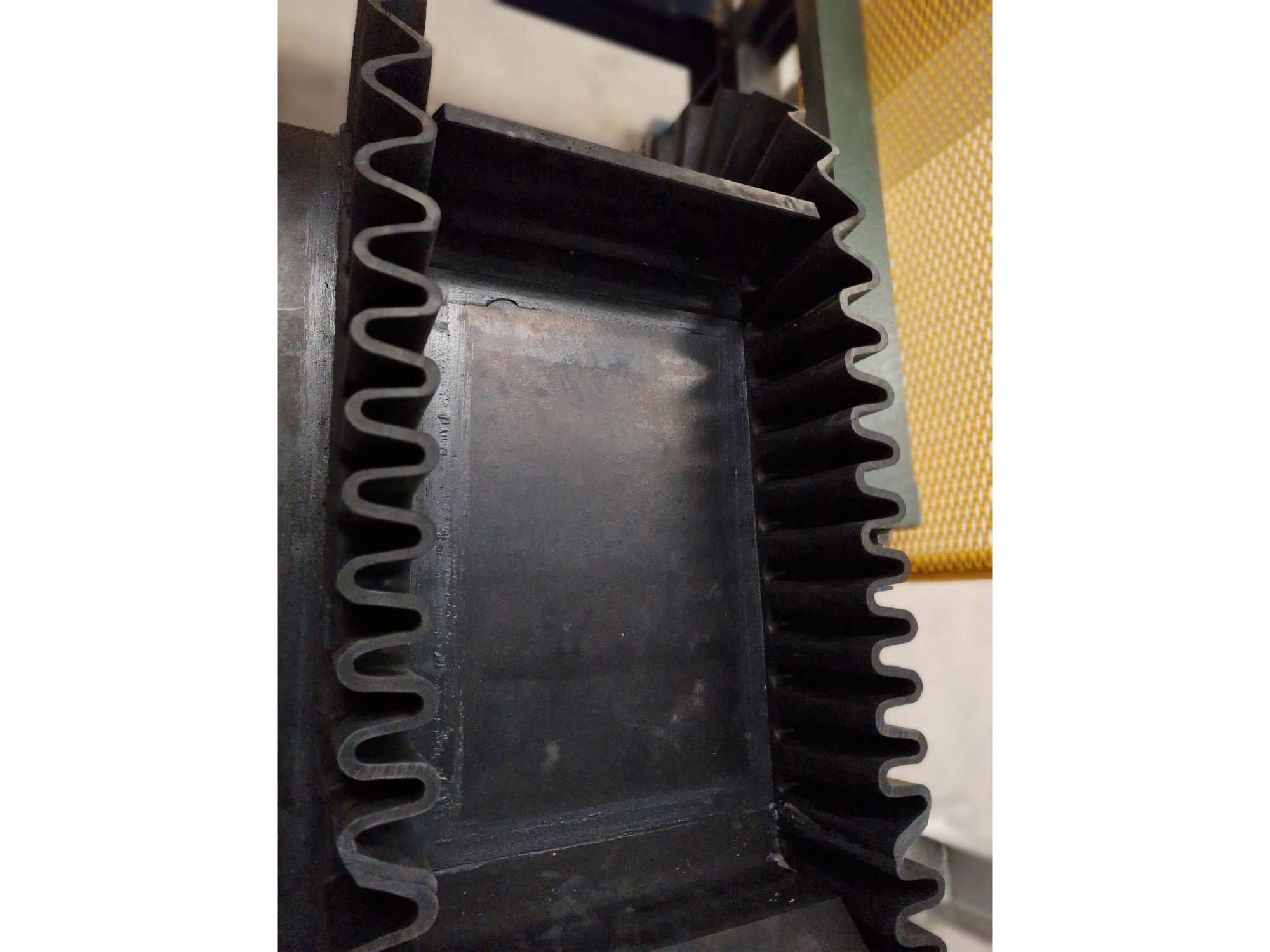 燃焼器供給コンベヤ①
